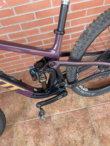 Used Pivot Trailcat LT Team XX Eagle Transmission w/ Carbon Wheels 2025 2025 Mountainbike, Purple, 29 — image 4 of 6
