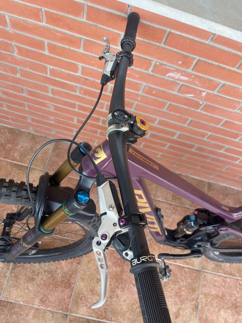 Used Pivot Trailcat LT Team XX Eagle Transmission w/ Carbon Wheels 2025 2025 Mountainbike, Purple, 29 — image 6 of 6