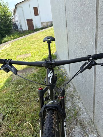 Used Specialized Epic Expert 2023 2023 Mountainbike, Black, 29 — image 2 of 4