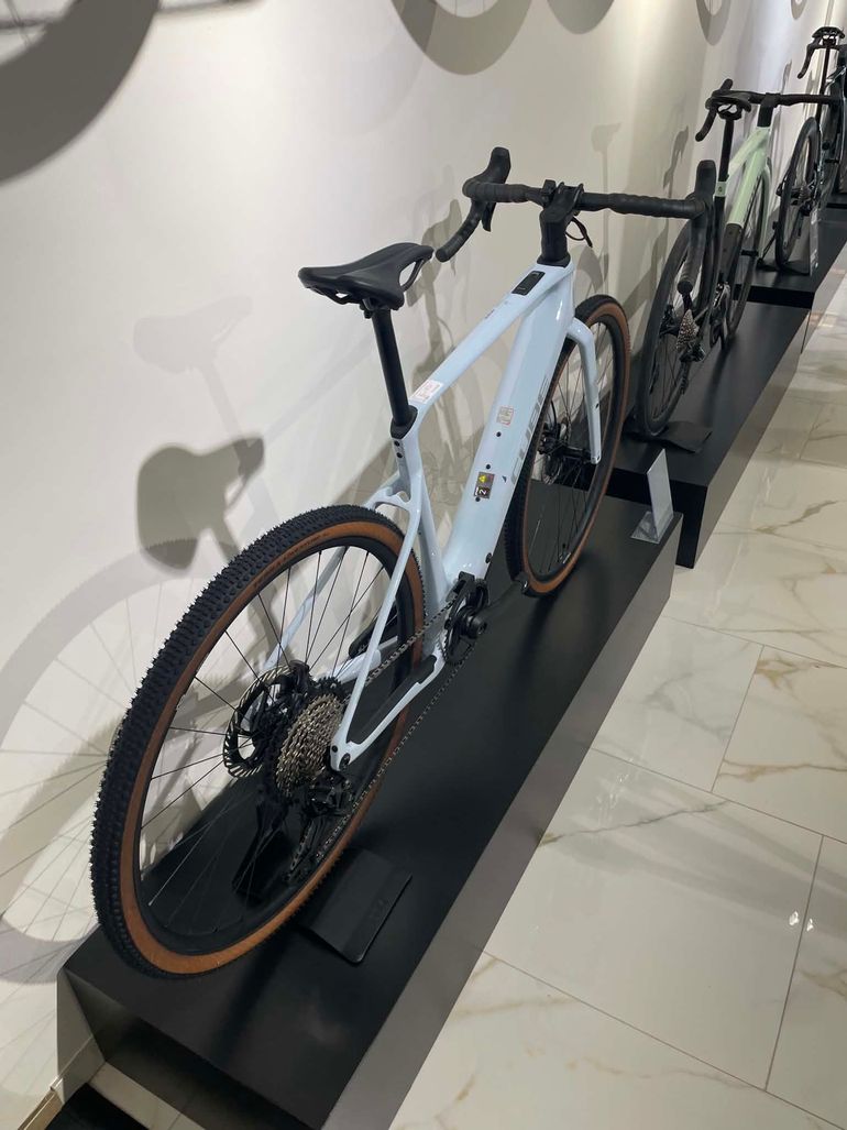 Used CUBE NUROAD HYBRID C:62, SLX 400X 2026 2026 Road & Gravel — image 2 of 4