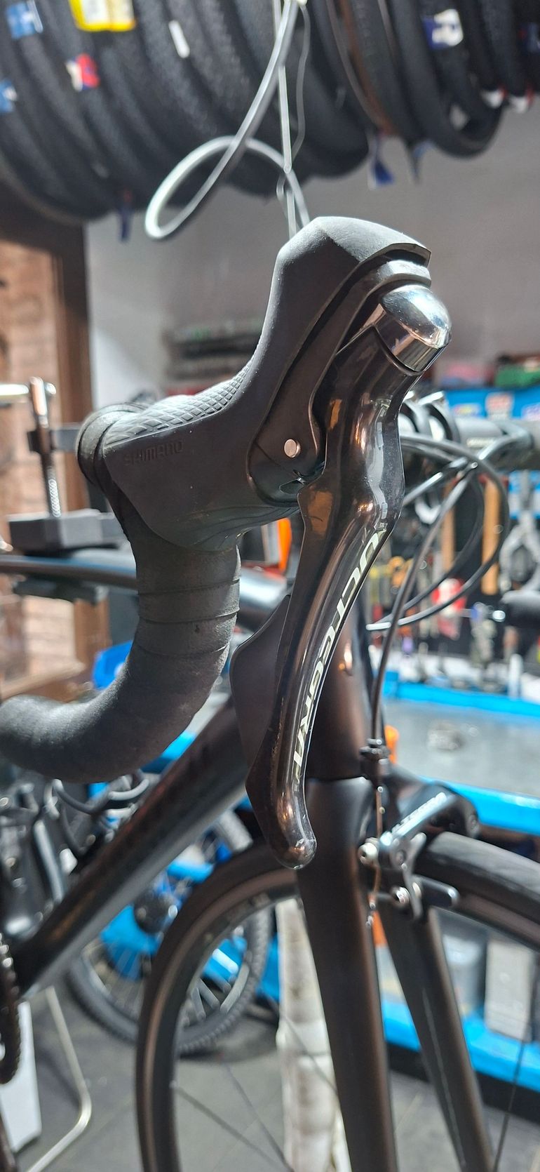 Used Specialized Men's Tarmac Comp 2018 2018 Road & Gravel, Schwarz — image 5 of 7