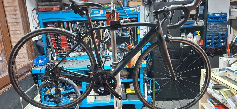 Used Specialized Men's Tarmac Comp 2018 2018 Road & Gravel, Schwarz — image 2 of 7