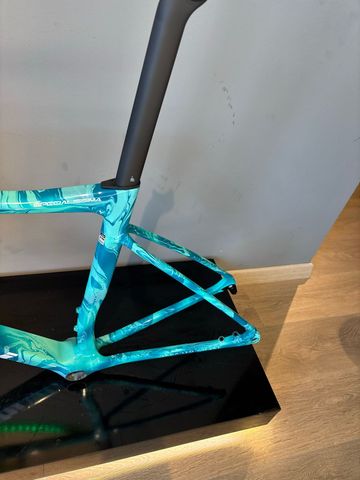 Brugt Bianchi Specialissima RC Founder Edition 2026 Frameset 2026 Road & Gravel — billede 3 af 10