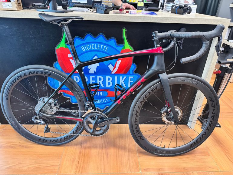 Used Trek Émonda SLR 7 Disc 2020 2020 Road & Gravel — image 1 of 30