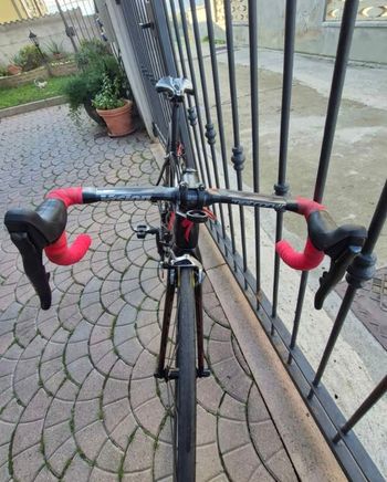 Used Specialized Tarmac SRAM Red 2001 Road & Gravel, Black — image 2 of 5