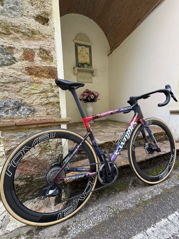 Brugt Specialized Tarmac SL8 Custom SRAM Red eTap AXS 2026 Road & Gravel — billede 1 af 7