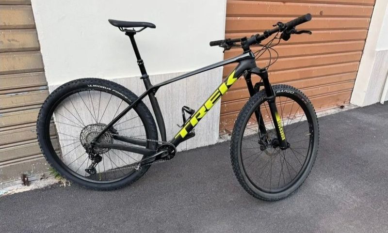 Used Trek Procaliber 9.6 2021 2021 Mountainbike, Black, 29 — image 3 of 3
