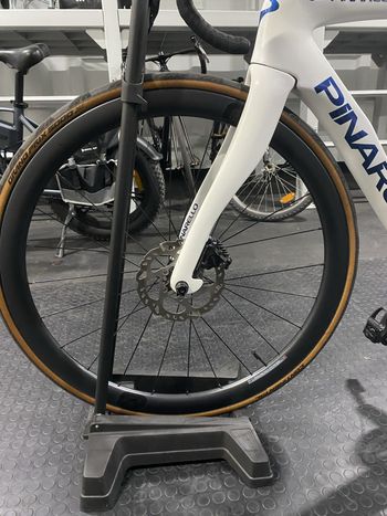 Used pinarello F5 Pinarello F5 Custom Shimano 105 Di2 2025 Road & Gravel, White — image 10 of 10