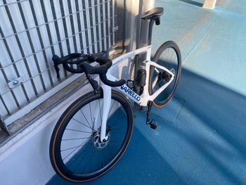 Used pinarello F5 Pinarello F5 Custom Shimano 105 Di2 2025 Road & Gravel — image 3 of 4