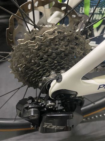 Used pinarello F5 Pinarello F5 Custom Shimano 105 Di2 2025 Road & Gravel, White — image 7 of 10