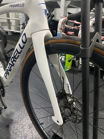 Used pinarello F5 Pinarello F5 Custom Shimano 105 Di2 2025 Road & Gravel, White — image 5 of 10