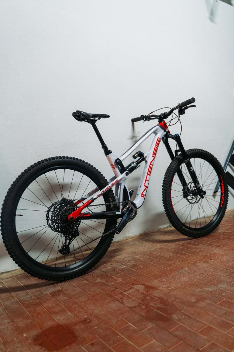 Used Intense CARBINE Expert 2021 2021 Mountainbike, White — image 3 of 11