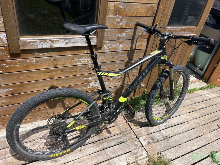 Used Giant Stance 2 2018 2018 Mountainbike, Black, 27.5 — image 4 of 4