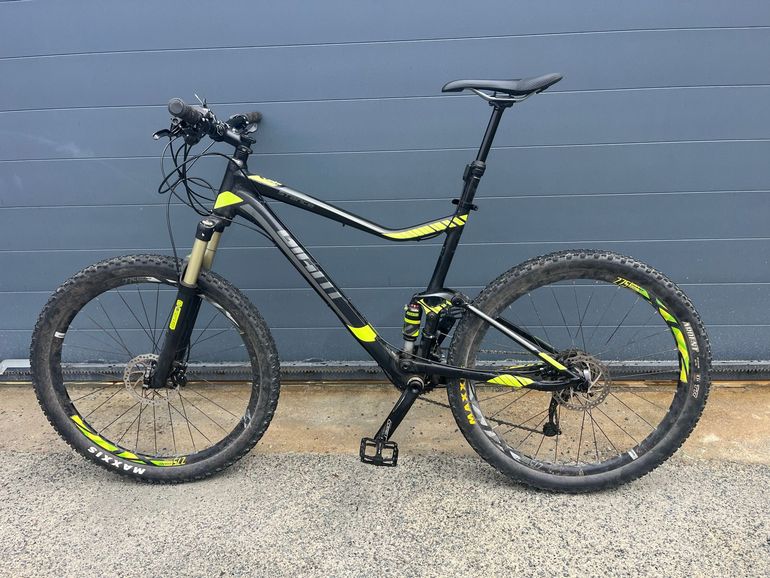 Used Giant Stance 2 2018 2018 Mountainbike, Black, 27.5 — image 2 of 4