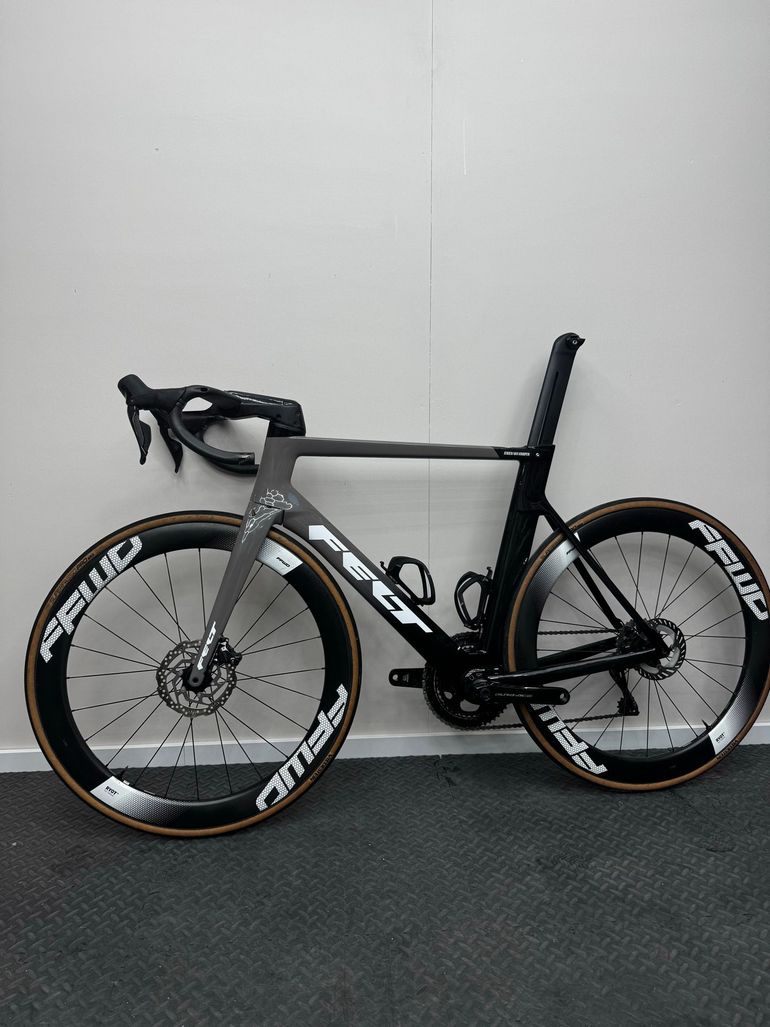Used Felt AR Advanced Ultegra Di2 2025 2025 Road & Gravel, Light Gray — image 7 of 11