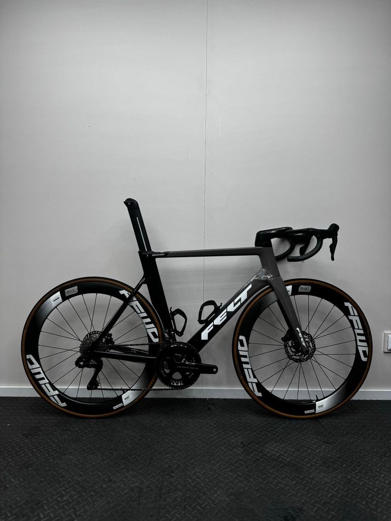Used Felt AR Advanced Ultegra Di2 2025 2025 Road & Gravel, Light Gray — image 1 of 11