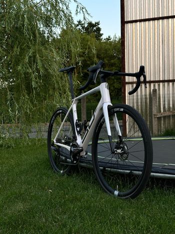 Used Superior X-ROAD Team Issue Di2 2024 2024 Road & Gravel, White — image 4 of 17