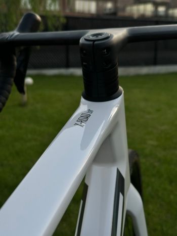 Used Superior X-ROAD Team Issue Di2 2024 2024 Road & Gravel, White — image 2 of 17