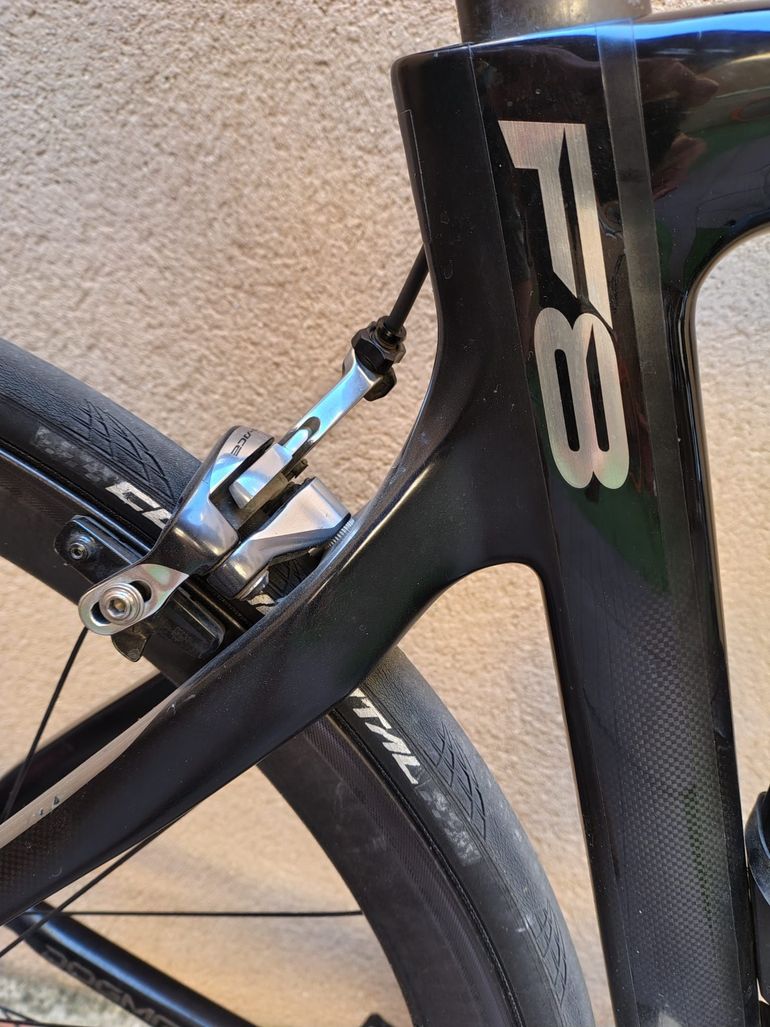 Used Pinarello Dogma Shimano Dura Ace Di2 2017 Road & Gravel, Black — image 3 of 4