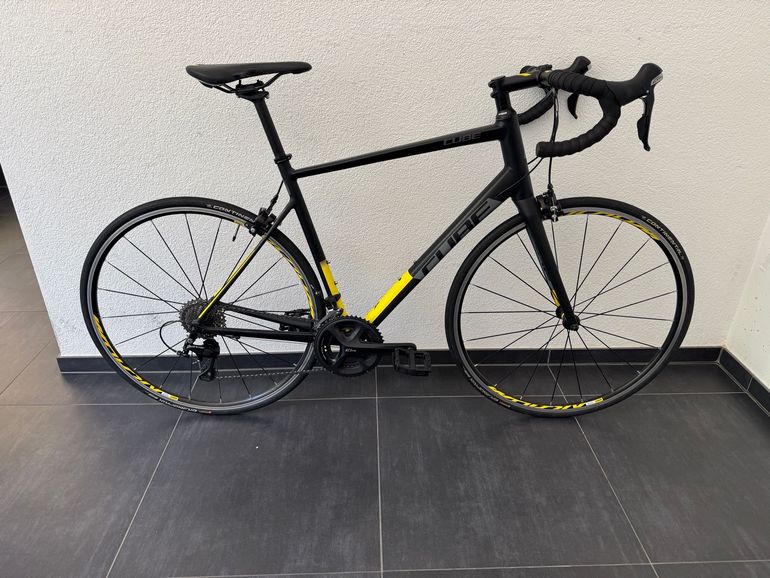 Used CUBE ATTAIN SL 2017 2017 Road & Gravel, Black — image 1 of 11