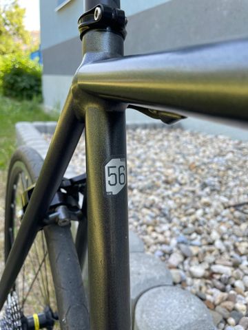 Used Cannondale CAAD12 105 2018 2018 Road & Gravel, Light Gray — image 8 of 29