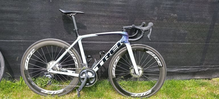 Used Trek Émonda SL 6 Disc 2022 2022 Road & Gravel, White — image 1 of 4