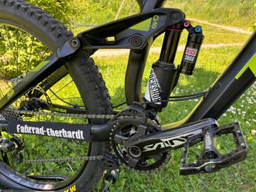 Used Trek Session Shimano Saint 2015 Mountainbike, Black — image 3 of 6