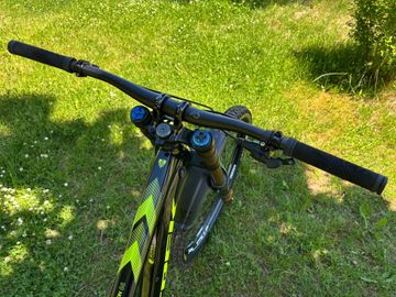 Used Trek Session Shimano Saint 2015 Mountainbike, Black — image 6 of 6