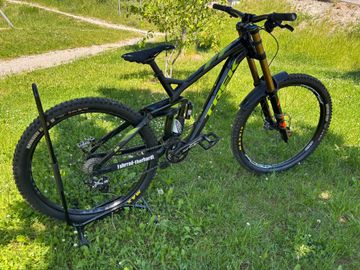 Used Trek Session Shimano Saint 2015 Mountainbike, Black — image 4 of 6