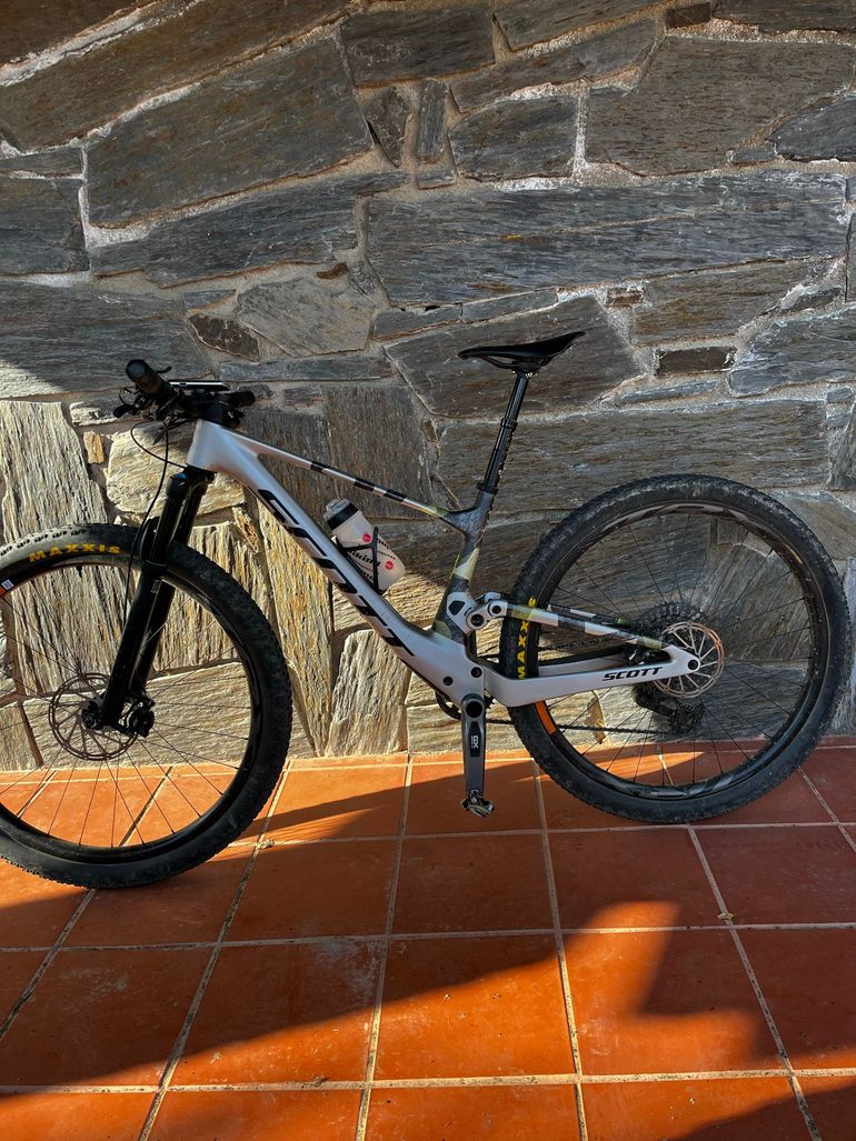 Used Scott Spark RC Comp 2025 2025 Mountainbike — image 2 of 7