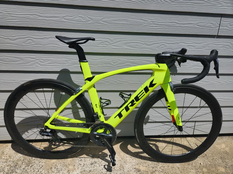 Used Trek Madone 9.5 2018 2018 Road & Gravel, Grün — image 1 of 9