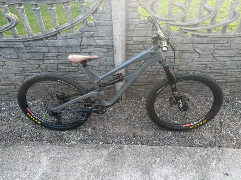 Used YT Industries JEFFSY 27 CF Comp 2019 2019 Mountainbike, Light Gray, 27.5 (650B) — image 1 of 12