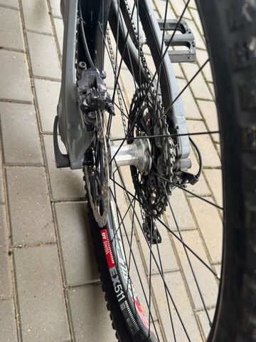 Używany YT Industries JEFFSY 27 CF Comp 2019 2019 Mountainbike — zdjęcie 13 z 16