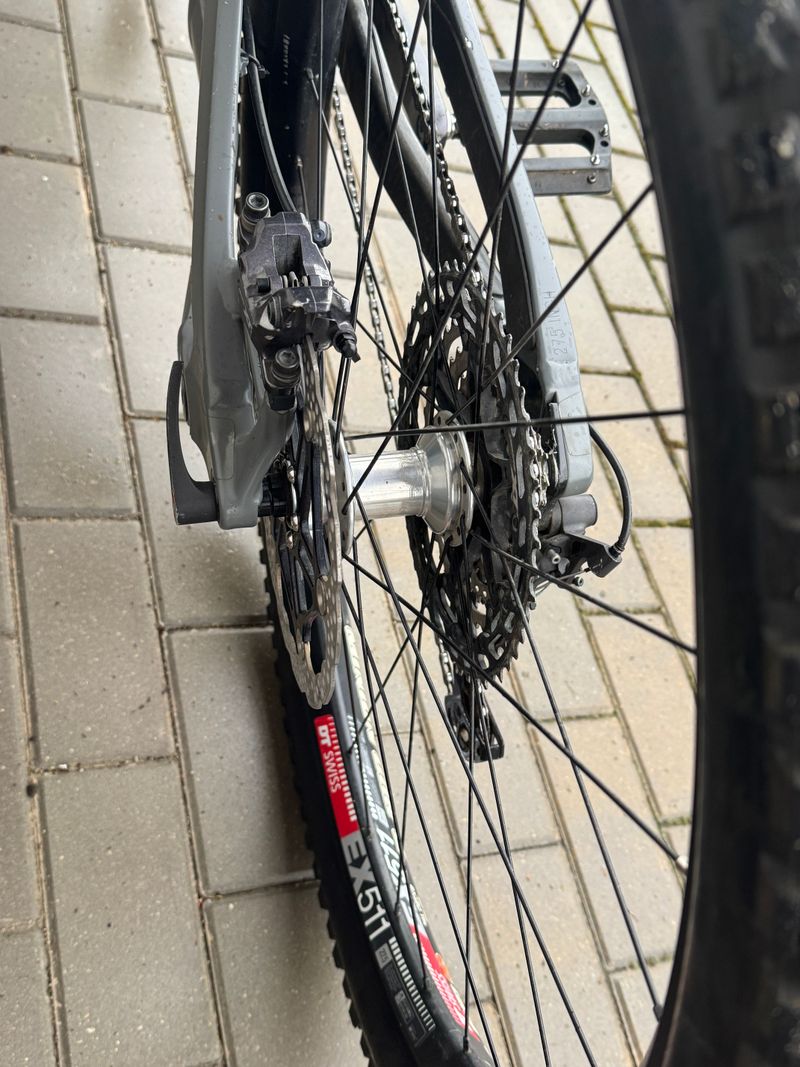 Używany YT Industries JEFFSY 27 CF Comp 2019 2019 Mountainbike — zdjęcie 13 z 16