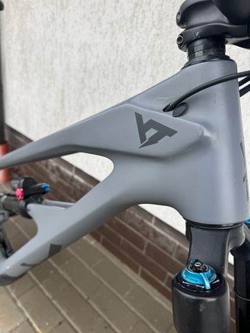 Używany YT Industries JEFFSY 27 CF Comp 2019 2019 Mountainbike — zdjęcie 10 z 16