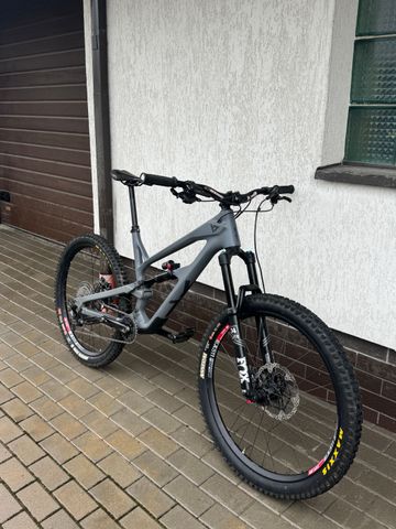 Używany YT Industries JEFFSY 27 CF Comp 2019 2019 Mountainbike — zdjęcie 1 z 16