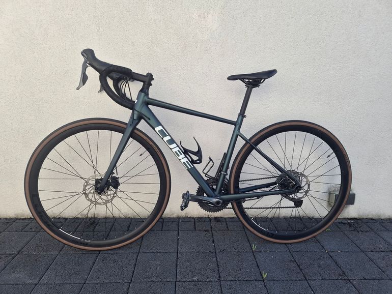 Used CUBE ATTAIN 2023 2023 Road & Gravel, Verde — image 3 of 3