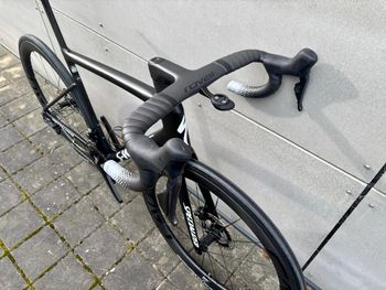 Used Specialized Tarmac Shimano Ultegra Di2 2025 Road & Gravel — image 4 of 6