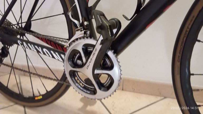 Used Canyon Ultimate CF SLX 2015 2015 Road & Gravel — image 3 of 11
