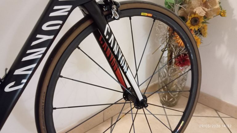 Used Canyon Ultimate CF SLX 2015 2015 Road & Gravel — image 5 of 11