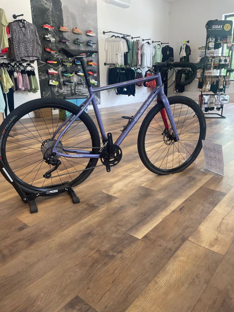 Used dilecta Dilecta Custom Shimano GRX 2025 Road & Gravel, Morado — image 1 of 4