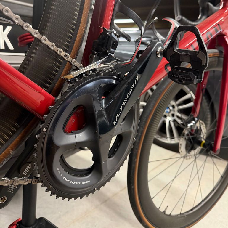 Used Canyon Ultimate CF SL 8 Disc 2023 2023 Road & Gravel — image 8 of 10
