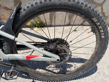 Used Mondraker Crafty Shimano Deore XT 2025 Mountainbike, Light Gray — image 9 of 10
