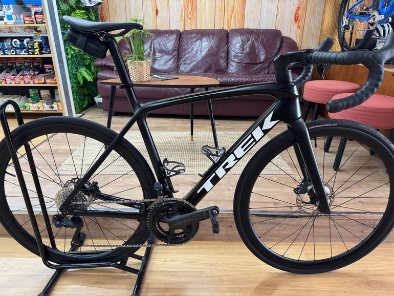 Used Trek Émonda SL 7 2024 2024 Road & Gravel, Black — image 1 of 8