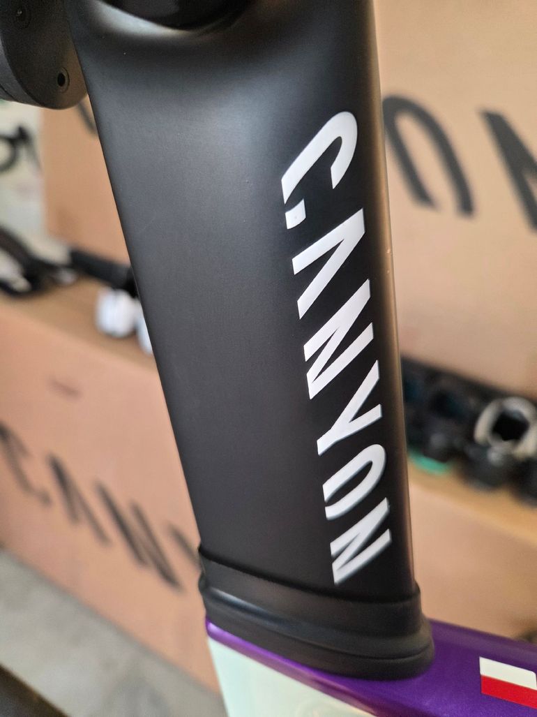 Used Canyon Aeroad CF SLX 8 Disc LTD 2023 Frameset 2023 Road & Gravel, Purple — image 12 of 13