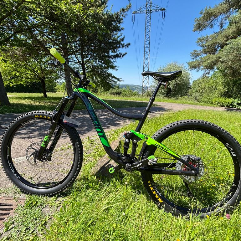 Used Giant Trance Shimano Deore XT 2019 Mountainbike, Verde — image 1 of 19