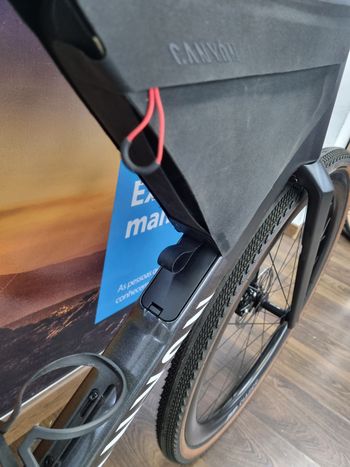 Used Canyon Grail CFR AXS 2024 2024 Road & Gravel, Schwarz — image 13 of 13