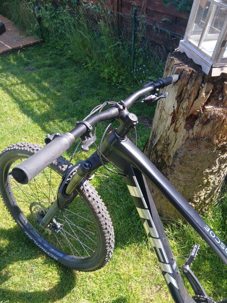 Used Trek Roscoe 7 2023 2023 Mountainbike, Black, 27.5, 29 — image 8 of 8