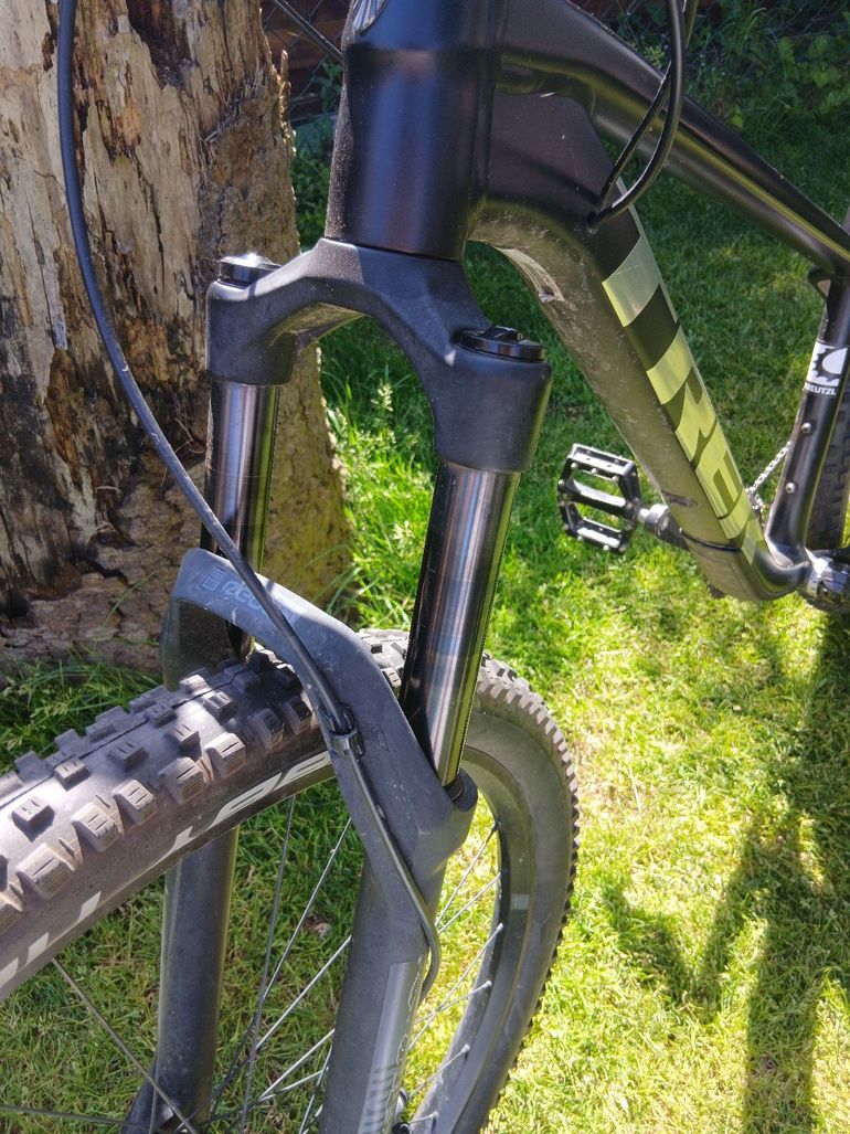 Used Trek Roscoe 7 2023 2023 Mountainbike, Black, 27.5, 29 — image 3 of 8