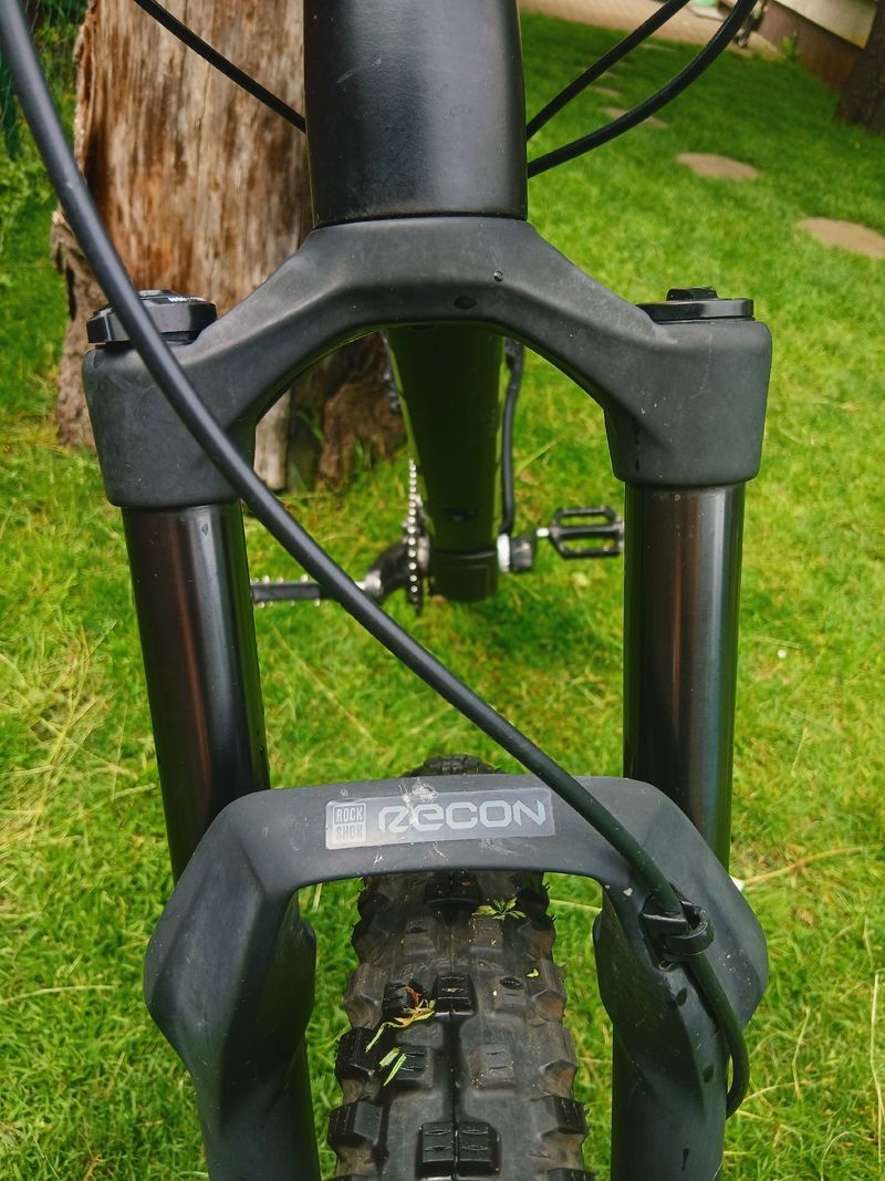 Used Trek Roscoe 7 2023 2023 Mountainbike, Black, 29 — image 4 of 11